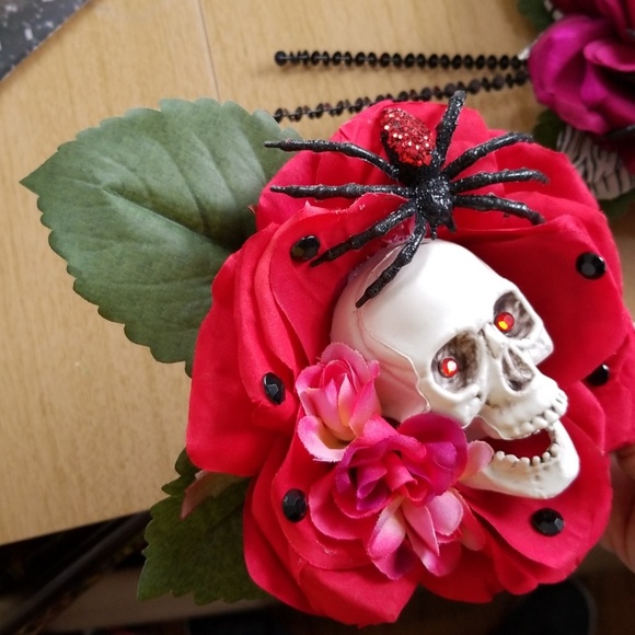 Skeleton hair flower - Picture 2 of 2